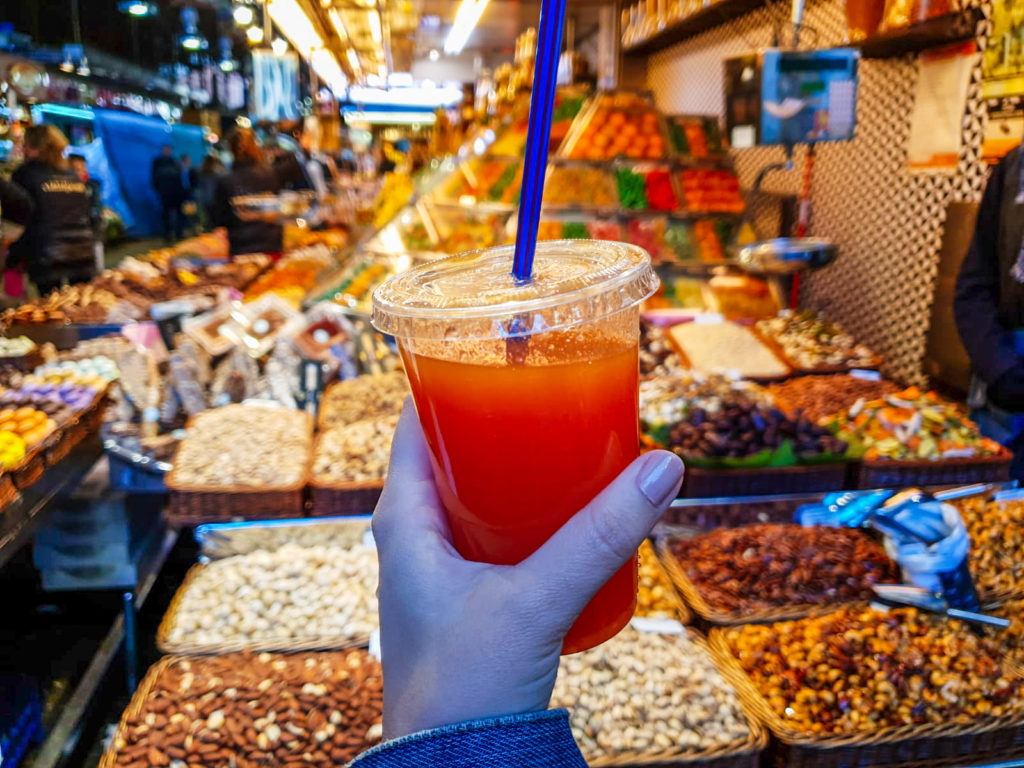 Fresh mango juice / Boqueria Market / Barcelona street food