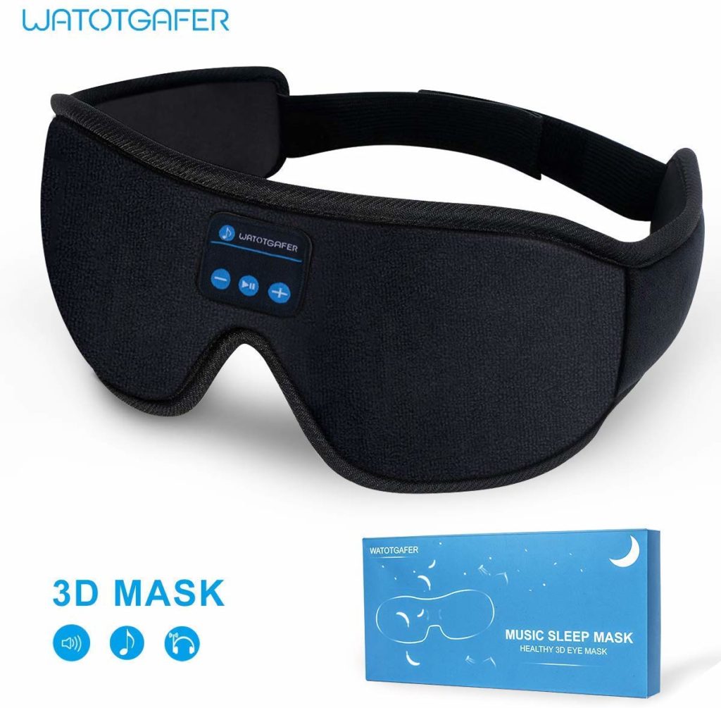 30 Best travel gifts under $100: 3D mask and bluetooth earphones