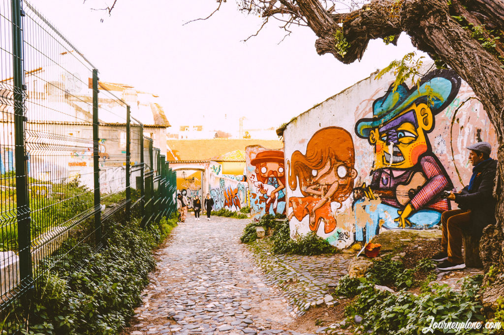 Lisbon in Winter: Street art in Alfama district